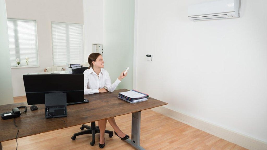 Cara Menjaga Kelembapan Kulit di Ruangan Ber-AC