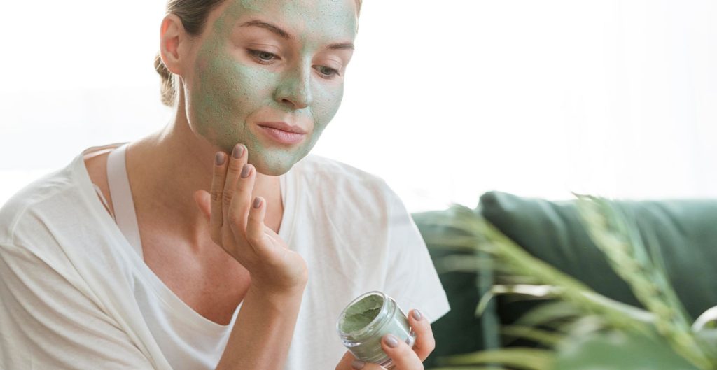 Malam Sederhana untuk Wajah Lebih Cerah