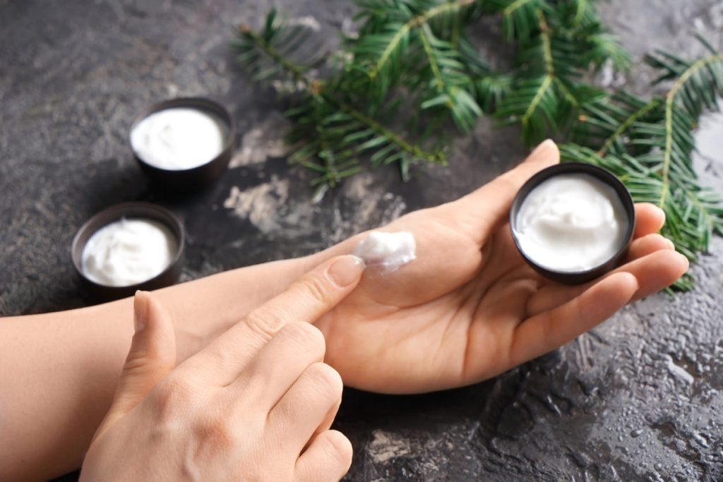 Pola Makan yang Membantu Kulit Kering Tetap Lembap